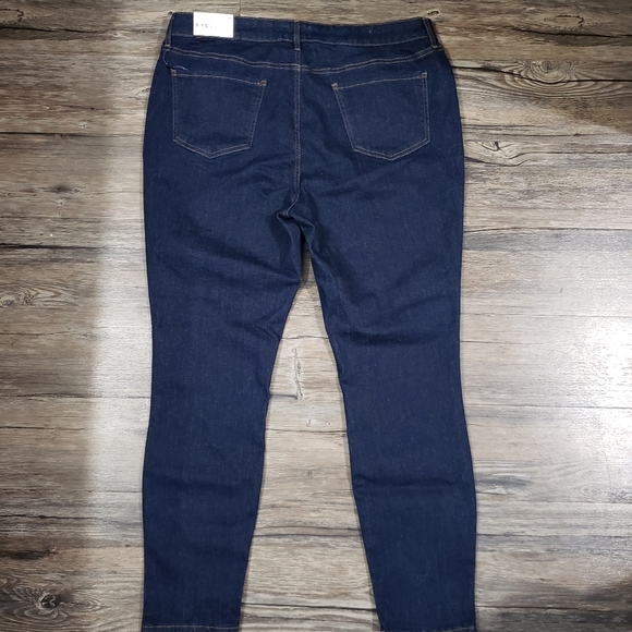 Nydj skinny lift tuck slim jeans - Picture 4 of 16